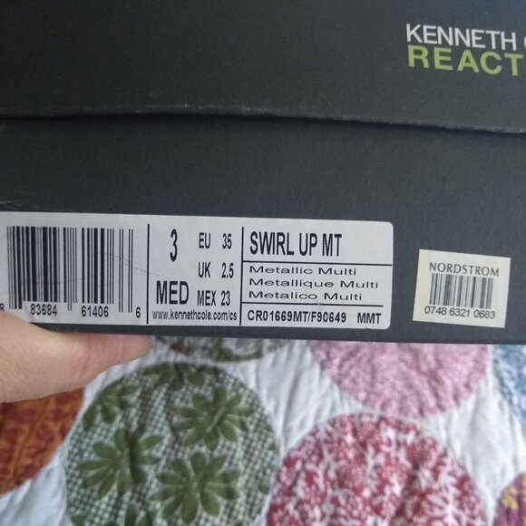 Kenneth Cole Reaction 'Swirl Up' Metallic girls sandals, size 3 - Picture 5 of 11